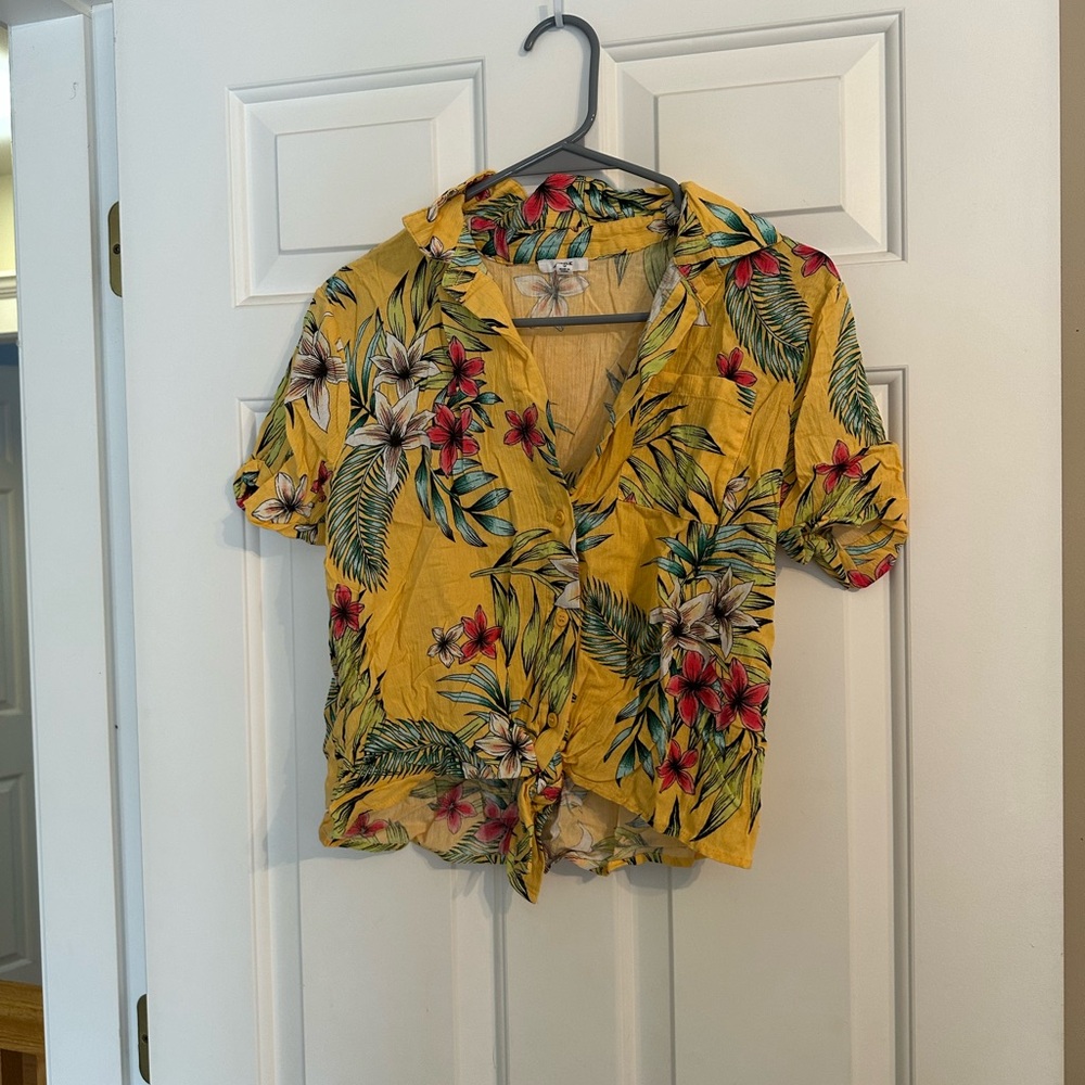 Ardene Yellow Floral Button-Front Tie Shirt